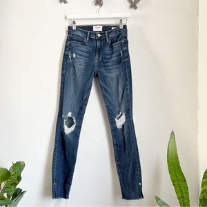 Frame Le High Skinny Distressed Jeans in Pelgrove